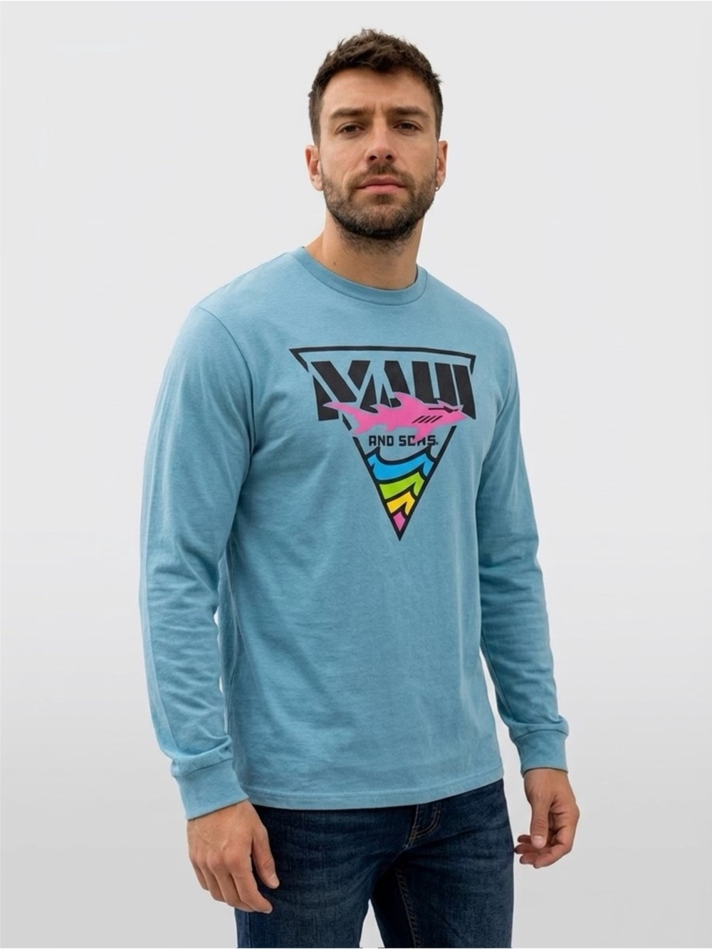 Maui and Sons Men's L Blue Graphic Shark Logo Crew Neck Long Sleeve Tee